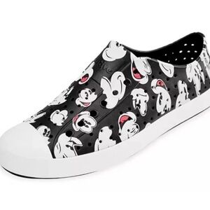 NWT Disney X Native Mickey Mouse Shoes Size M-8 & W-10.
